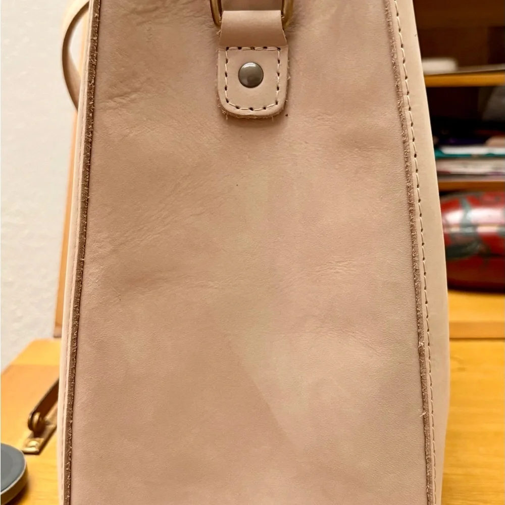 Portland Leather Goods Butterfly in Dragon ๐ Bone - Picture 7 of 16